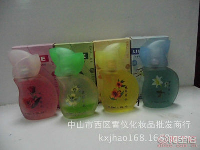 【瀾婷百合茉莉玖瑰桂花香水香型持久耐香一件代發廠家正品批發中樣】中山市西區雪儀化妝品批發商行 - 產品庫
